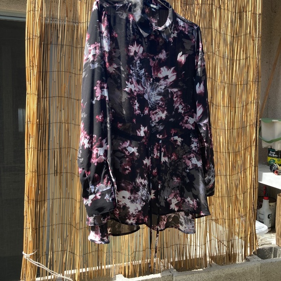 Floral Button Up Blouse with Optional Drawstring Waist - Picture 5 of 8